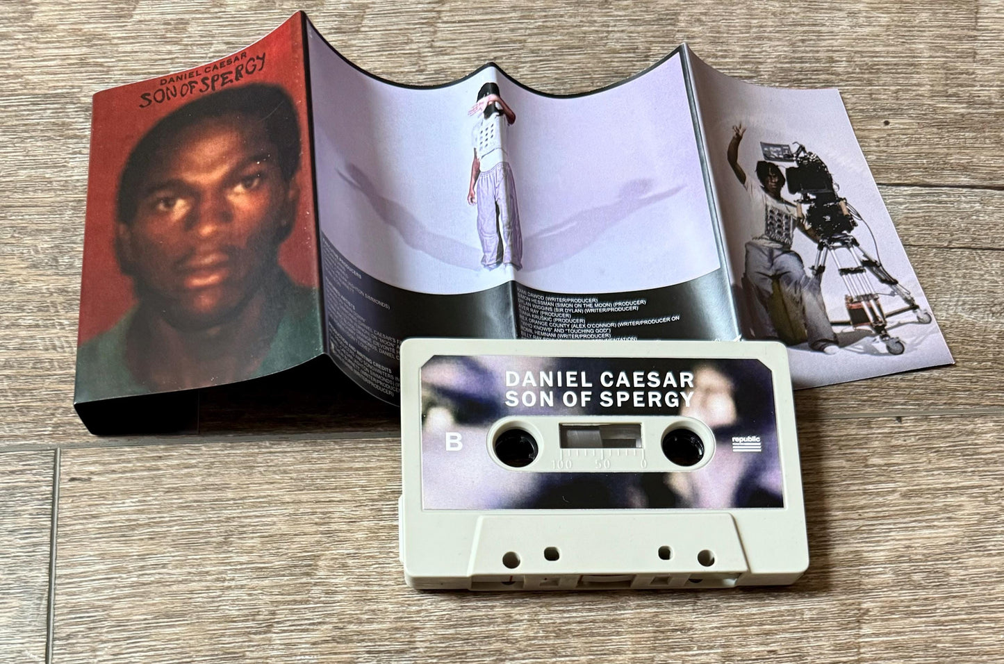 Daniel Caesar Cassette Tapes - Photo 6
